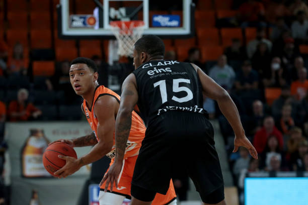 外跑者对无 外跑者对无